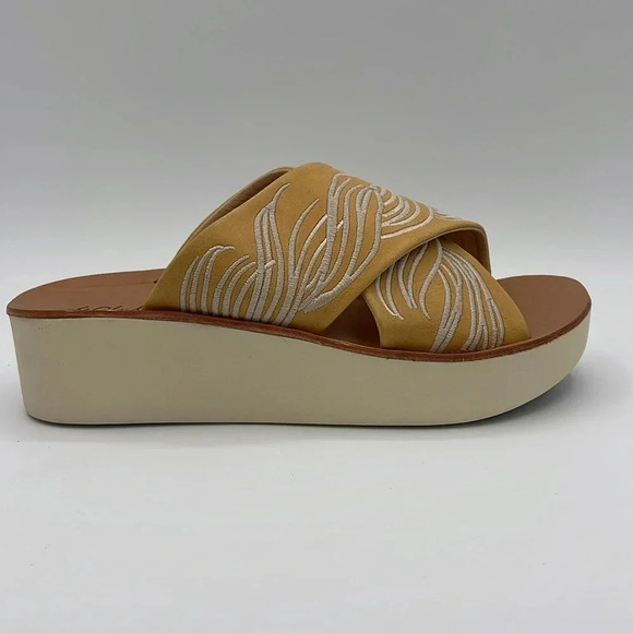 OluKai Moanilehua, solar glow/tapa - Picture 4 of 13